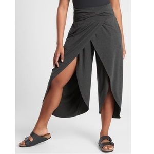 NWT Athleta Release Yoga & Travel Pull-on Pants - Charcoal Gray, Size XS